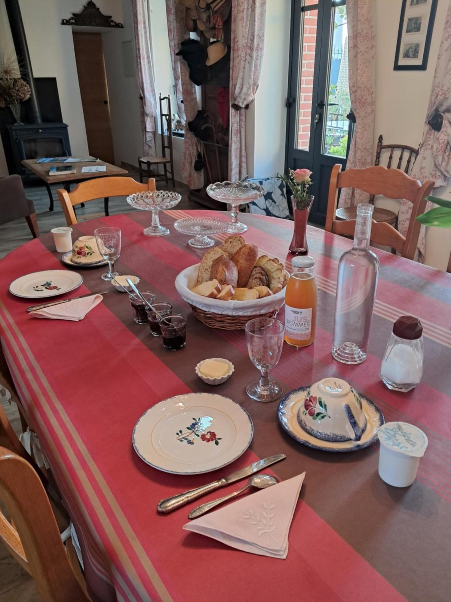 Le Jardin Bed and Breakfast Coudeville Buitenkant foto